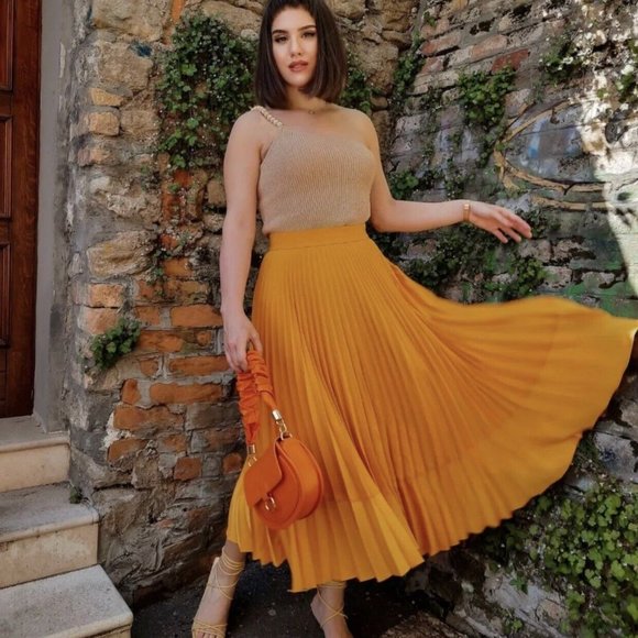 ZARA NWT PLEATED SKIRT ASYMMETRIC HEM - Picture 4 of 13